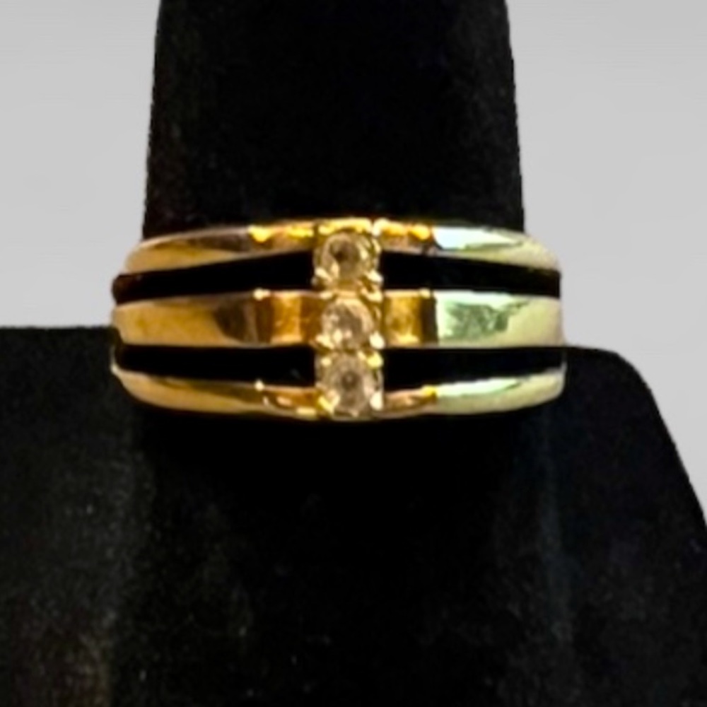 Avon Gold Tone Three Stone Ring Size 6 US